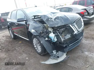 2011 Lincoln MKX with VIN 2LMDJ6JK1BBJ23423, listed as a IAAI auction lot 41704822 with 168,465 mi miles. Bid and sale history available at carsss.com. Image 1.