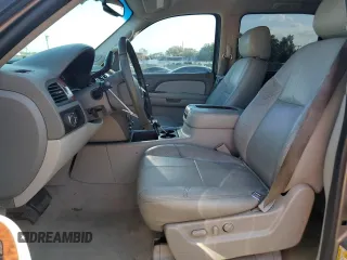 2007 Chevrolet Suburban LS with VIN 1GNFC16097J403193, listed as a Copart auction lot 51236075 with 191,350 mi miles and Salvage title. Bid and sale history available at DreamBid. Image 7.