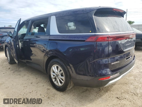 2024 Kia Carnival LX with VIN KNDNB4H32R6381026, listed as a Copart auction lot 74887184 with 9,870 mi miles and Non Repairable. Bid and sale history available at carsss.com. Image 2.