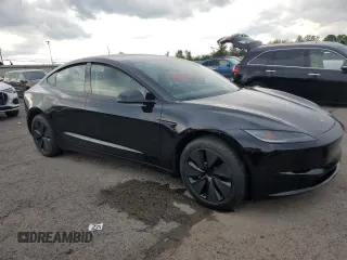 2024 Tesla Model 3 z VIN 5YJ3E1EA5RF860464, wystawiony jako Copart lot #55632695 z przebiegiem 5 221 mil mil oraz Szkoda całkowita • Salvage title. Historia ofert i sprzedaży dostępna na DreamBid. Obrazek 4.