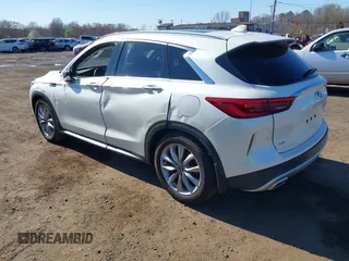 2020 Infiniti QX50 Luxe z VIN 3PCAJ5M33LF105608, wystawiony jako IAAI lot #41999630 z przebiegiem 44 245 mil mil oraz . Historia ofert i sprzedaży dostępna na DreamBid. Obrazek 3.