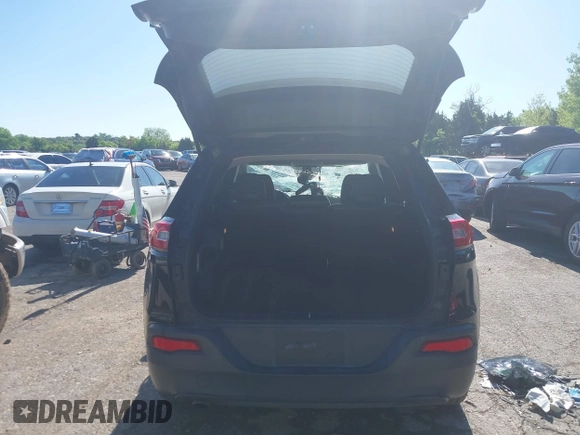 2018 Jeep Cherokee Latitude Plus z VIN 1C4PJLLB4JD537989, wystawiony jako IAAI lot #42066261 z przebiegiem 102 038 mil mil oraz . Historia ofert i sprzedaży dostępna na DreamBid. Obrazek 16.
