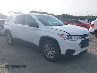 2018 Chevrolet Traverse LS z VIN 1GNERFKW2JJ150288, wystawiony jako IAAI lot #41641176 z przebiegiem 107 294 mil mil oraz . Historia ofert i sprzedaży dostępna na DreamBid. Obrazek 1.