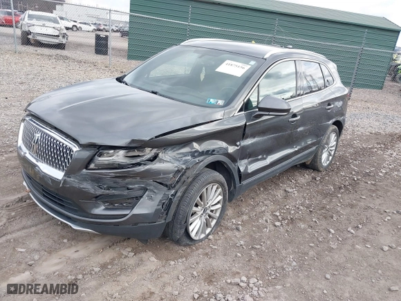 2019 Lincoln MKC Standard with VIN 5LMCJ1D92KUL08901, listed as a IAAI auction lot 41875156 with 77,880 mi miles. Bid and sale history available at carsss.com. Image 17.