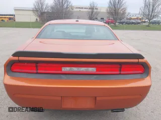 2011 Dodge Challenger z VIN 2B3CJ4DG0BH508297, wystawiony jako IAAI lot #42006059 z przebiegiem 85 242 mil mil oraz . Historia ofert i sprzedaży dostępna na DreamBid. Obrazek 16.