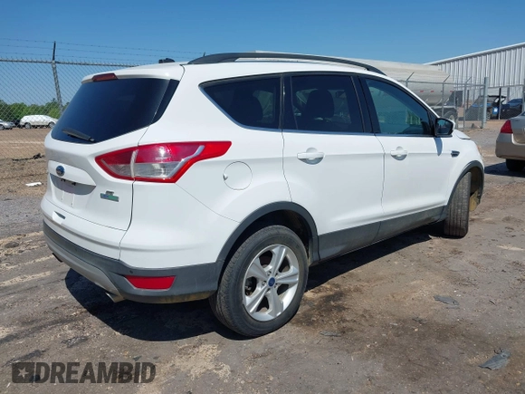 2015 Ford Escape SE with VIN 1FMCU0GX6FUC82629, listed as a IAAI auction lot 42039705 with 157,061 mi miles. Bid and sale history available at carsss.com. Image 4.