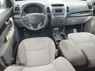2015 Kia Sorento LX with VIN 5XYKT3A65FG555890, listed as a Copart auction lot 56026125 with 102,034 mi miles and Clean Title. Bid and sale history available at DreamBid. Image 8.