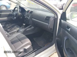 2008 Volkswagen Jetta SE with VIN 3VWRZ71KX8M173889, listed as a IAAI auction lot 42062818 with Not provided miles and . Bid and sale history available at DreamBid. Image 5.
