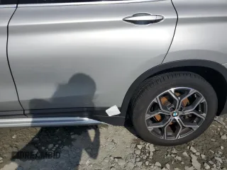 2020 BMW X1 xDrive28i z VIN WBXJG9C04L3L89568, wystawiony jako Copart lot #56646715 z przebiegiem 133 790 mil mil oraz Szkoda całkowita • Salvage title. Historia ofert i sprzedaży dostępna na DreamBid. Obrazek 13.