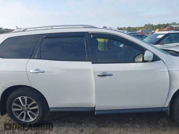 2013 Nissan Pathfinder SV with VIN 5N1AR2MN3DC671772, listed as a IAAI auction lot 41918880 with 116,182 mi miles. Bid and sale history available at carsss.com. Image 14.