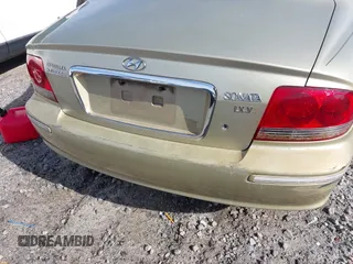 2002 Hyundai Sonata GLS with VIN KMHWF35HX2A506484, listed as a IAAI auction lot 41257939 with 280,153 mi miles. Bid and sale history available at carsss.com. Image 13.