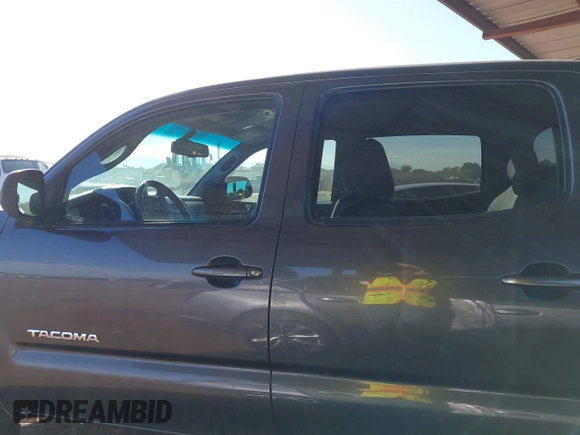 2011 Toyota Tacoma with VIN 3TMMU4FN0BM032561, listed as a IAAI auction lot 41190472 with 188,862 mi miles and . Bid and sale history available at DreamBid. Image 15.