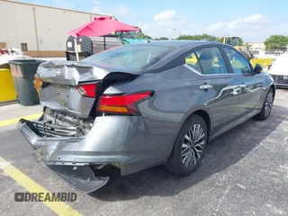 2025 Nissan Altima SV with VIN 1N4BL4DV5SN362320, listed as a IAAI auction lot 41905061 with 1,803 mi miles. Bid and sale history available at carsss.com. Image 4.