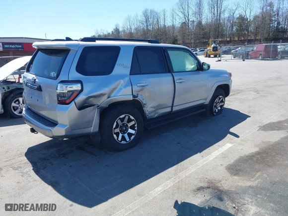 2022 Toyota 4Runner TRD Off Road with VIN JTEPU5JR4N6023357, listed as a IAAI auction lot 41852939 with 46,403 mi miles. Bid and sale history available at carsss.com. Image 4.