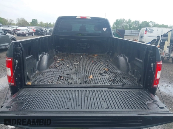 2019 Ford F-150 XL z VIN 1FTMF1CB7KKD87222, wystawiony jako IAAI lot #41955665 z przebiegiem 129 786 mil mil oraz . Historia ofert i sprzedaży dostępna na DreamBid. Obrazek 8.
