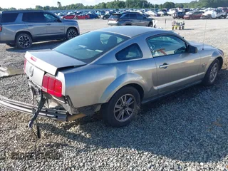 2009 Ford Mustang with VIN 1ZVHT80N495114004, listed as a IAAI auction lot 42518913 with 184,030 mi miles and . Bid and sale history available at DreamBid. Image 4.