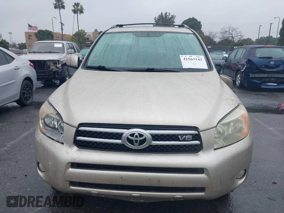 2008 Toyota RAV4 Ltd with VIN JTMZK31V185022939, listed as a IAAI auction lot 41563142 with 165,669 mi miles. Bid and sale history available at carsss.com. Image 12.
