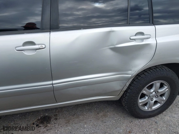 2007 Toyota Highlander with VIN JTEHP21A970208191, listed as a IAAI auction lot 41339775 with 141,496 mi miles. Bid and sale history available at carsss.com. Image 6.