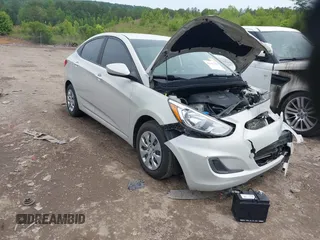 2017 Hyundai Accent SE z VIN KMHCT4AE7HU205708, wystawiony jako IAAI lot #42223487 z przebiegiem 111 639 mil mil oraz . Historia ofert i sprzedaży dostępna na DreamBid. Obrazek 1.