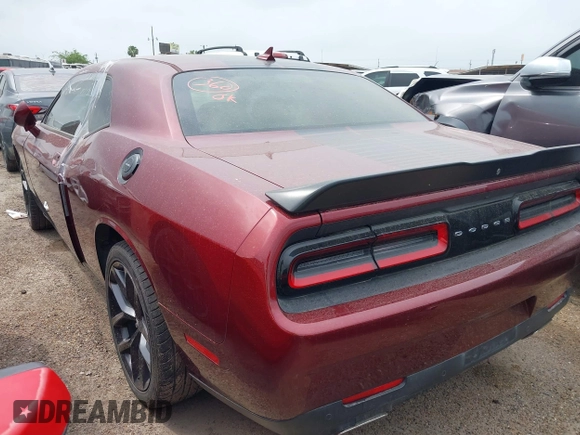 2019 Dodge Challenger SXT z VIN 2C3CDZAGXKH632914, wystawiony jako IAAI lot #42218764 z przebiegiem Nie podano mil oraz . Historia ofert i sprzedaży dostępna na DreamBid. Obrazek 3.