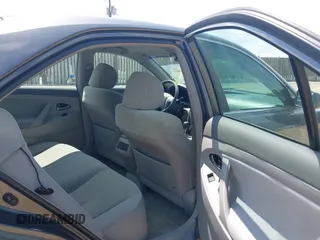 2007 Toyota Camry CE z VIN 4T1BE46K17U109995, wystawiony jako IAAI lot #42473032 z przebiegiem 193 731 mil mil oraz . Historia ofert i sprzedaży dostępna na DreamBid. Obrazek 8.