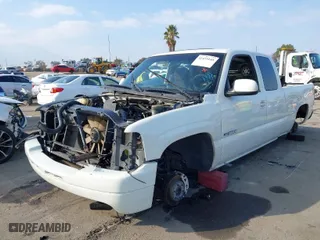 2001 Chevrolet Silverado 1500 LS with VIN 1GCEC19T61Z209787, listed as a IAAI auction lot 41473145 with 1 mi miles. Bid and sale history available at carsss.com. Image 2.