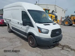 2017 Ford Transit z VIN 1FTBW3XM8HKB27922, wystawiony jako IAAI lot #42129209 z przebiegiem 377 514 mil mil oraz . Historia ofert i sprzedaży dostępna na DreamBid. Obrazek 1.