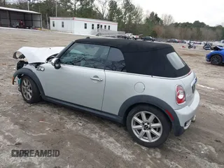 2011 MINI Convertible S с VIN WMWZP3C55BTX82922, выставлен на аукционе IAAI как лот 41408777 с пробегом 82 764 миль миль и . История ставок и продаж доступна на DreamBid. Изображение 3.