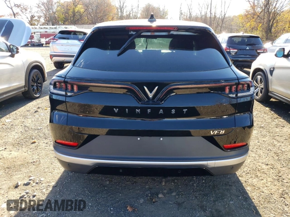 2024 VinFast VF 8 Eco z VIN RLLV1AEB1RH004386, wystawiony jako Copart lot #80685814 z przebiegiem Nie podano mil oraz Szkody całkowita. Historia ofert i sprzedaży dostępna na DreamBid. Obrazek 6.