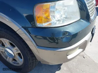 2004 Ford Expedition Eddie Bauer with VIN 1FMFU18L04LA47547, listed as a IAAI auction lot 41501815 with 207,138 mi miles. Bid and sale history available at carsss.com. Image 6.