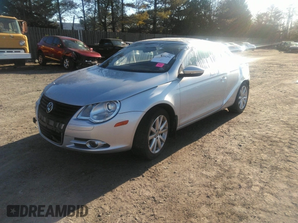 2010 Volkswagen Eos Komfort с VIN WVWBA7AH1AV023634, выставлен на аукционе IAAI как лот 40635291 с пробегом 42 152 миль миль и . История ставок и продаж доступна на DreamBid. Изображение 2.