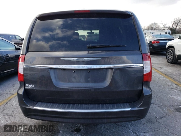 2015 Chrysler Town & Country LX with VIN 2C4RC1AG6FR675771, listed as a Copart auction lot 82665674 with 146,636 mi miles and Salvage Title. Bid and sale history available at carsss.com. Image 6.