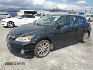 2013 Lexus CT 200h z VIN JTHKD5BH8D2123910, wystawiony jako Copart lot #56062695 z przebiegiem 182 870 mil mil oraz Szkody całkowita. Historia ofert i sprzedaży dostępna na DreamBid. Obrazek 1.