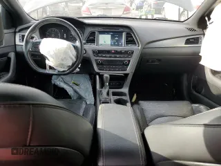 2015 Hyundai Sonata Sport z VIN 5NPE34AB3FH132587, wystawiony jako Copart lot #43991865 z przebiegiem 164 949 mil mil oraz Szkoda całkowita • Salvage title. Historia ofert i sprzedaży dostępna na DreamBid. Obrazek 8.