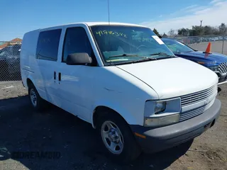 2004 Chevrolet Astro Cargo Van with VIN 1GCDM19X74B102658, listed as a IAAI auction lot 41746342 with 252,535 mi miles. Bid and sale history available at carsss.com. Image 1.