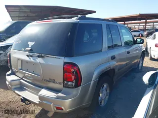 2003 Chevrolet TrailBlazer LS with VIN 1GNDT13SX32271126, listed as a IAAI auction lot 41760397 with 242,715 mi miles. Bid and sale history available at carsss.com. Image 4.