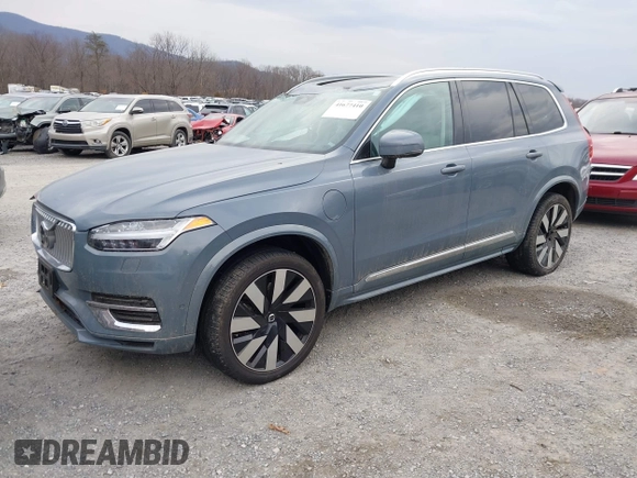 2023 Volvo XC90 Ultimate Bright Theme with VIN YV4H60CA3P1950747, listed as a IAAI auction lot 41677410 with 27,723 mi miles and . Bid and sale history available at DreamBid. Image 18.