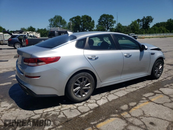 2020 Kia Optima LX z VIN 5XXGT4L34LG381745, wystawiony jako Copart lot #57808785 z przebiegiem 67 740 mil mil oraz Szkoda całkowita • Salvage title. Historia ofert i sprzedaży dostępna na DreamBid. Obrazek 3.