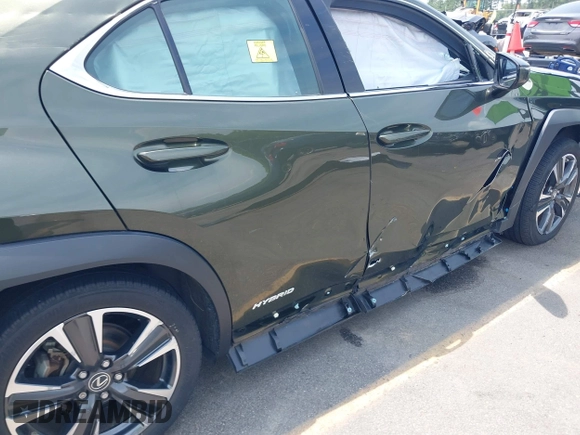 2020 Lexus UX 250h with VIN JTHX9JBH8L2033882, listed as a IAAI auction lot 42562160 with 62,848 mi miles and . Bid and sale history available at DreamBid. Image 18.