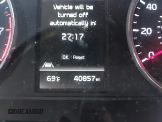 2023 Kia K5 GT-Line z VIN 5XXG64J25PG181772, wystawiony jako IAAI lot #42283124 z przebiegiem 40 857 mil mil oraz . Historia ofert i sprzedaży dostępna na DreamBid. Obrazek 16.