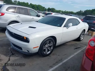 2018 Dodge Challenger SXT Plus z VIN 2C3CDZAG8JH116517, wystawiony jako IAAI lot #42305977 z przebiegiem 204 791 mil mil oraz . Historia ofert i sprzedaży dostępna na DreamBid. Obrazek 2.