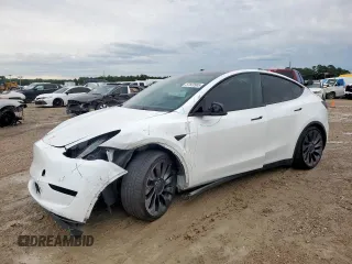 2024 Tesla Model Y Performance z VIN 7SAYGDEF0RA266605, wystawiony jako Copart lot #57820905 z przebiegiem Nie podano mil oraz Szkoda całkowita • Salvage title. Historia ofert i sprzedaży dostępna na DreamBid. Obrazek 1.