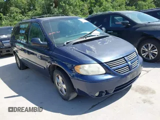 2005 Dodge Caravan SXT with VIN 2D4GP44L55R166164, listed as a IAAI auction lot 42633217 with 168,849 mi miles and . Bid and sale history available at DreamBid. Image 1.