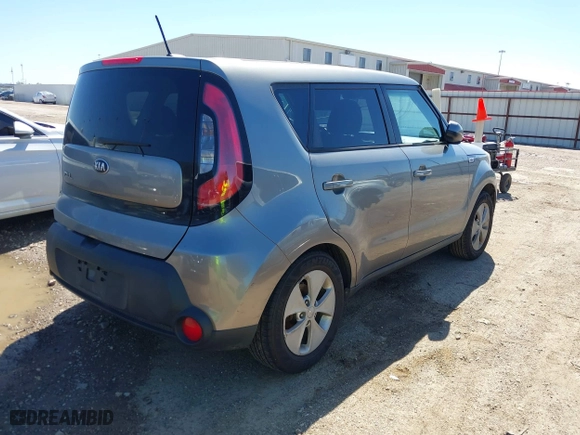 2015 Kia Soul with VIN KNDJN2A26F7170624, listed as a IAAI auction lot 41714567 with 176,135 mi miles. Bid and sale history available at carsss.com. Image 4.