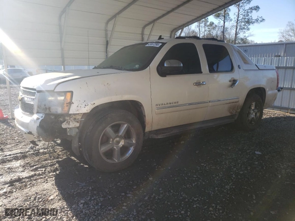 2013 Chevrolet Avalanche LTZ with VIN 3GNMCGE09DG328150, listed as a Copart auction lot 42457295 with 178,345 mi miles and Salvage Title. Bid and sale history available at carsss.com. Image 1.