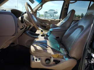 1998 Ford Expedition XLT z VIN 1FMRU17L5WLB18954, wystawiony jako Copart lot #58204235 z przebiegiem 350 480 mil mil oraz Szkoda całkowita • Salvage title. Historia ofert i sprzedaży dostępna na DreamBid. Obrazek 7.