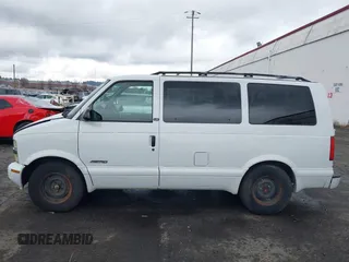 2002 Chevrolet Astro with VIN 1GNDM19X02B153455, listed as a IAAI auction lot 41462588 with 349,613 mi miles. Bid and sale history available at carsss.com. Image 14.