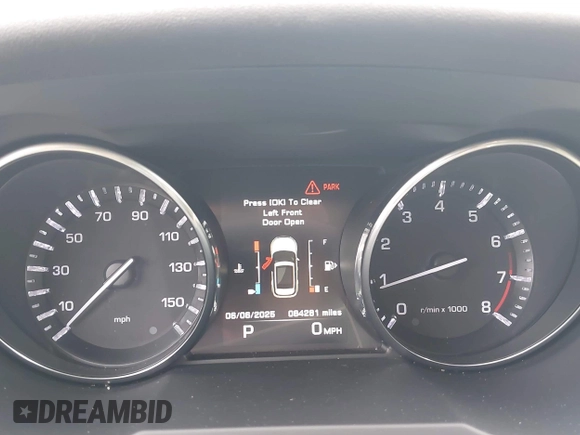 2015 Land Rover Range Rover Evoque Pure Plus with VIN SALVP2BG0FH016709, listed as a IAAI auction lot 42404386 with 84,281 mi miles and . Bid and sale history available at DreamBid. Image 7.