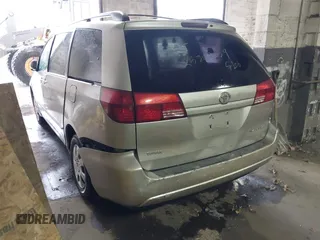2005 Toyota Sienna CE with VIN 5TDZA23C15S233010, listed as a IAAI auction lot 41872151 with 999,999 mi miles. Bid and sale history available at carsss.com. Image 3.
