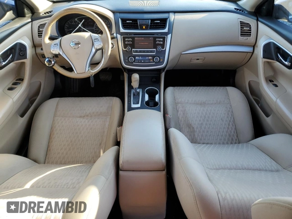 2017 Nissan Altima SV z VIN 1N4AL3AP9HC493525, wystawiony jako Copart lot #43763815 z przebiegiem 180 058 mil mil oraz Szkoda całkowita • Salvage title. Historia ofert i sprzedaży dostępna na DreamBid. Obrazek 8.